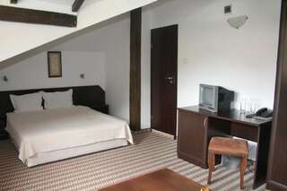Отель Family Hotel Bile Бели-Осым Двухместный номер с 1 кроватью или 2 отдельными кроватями, вид на горы-19